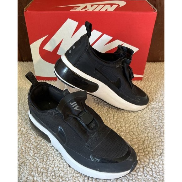 Nike Shoes - Nike Air Max Dia Shoes Women's Sz 8.5 Black White Running Shoe Sneaker with Box
